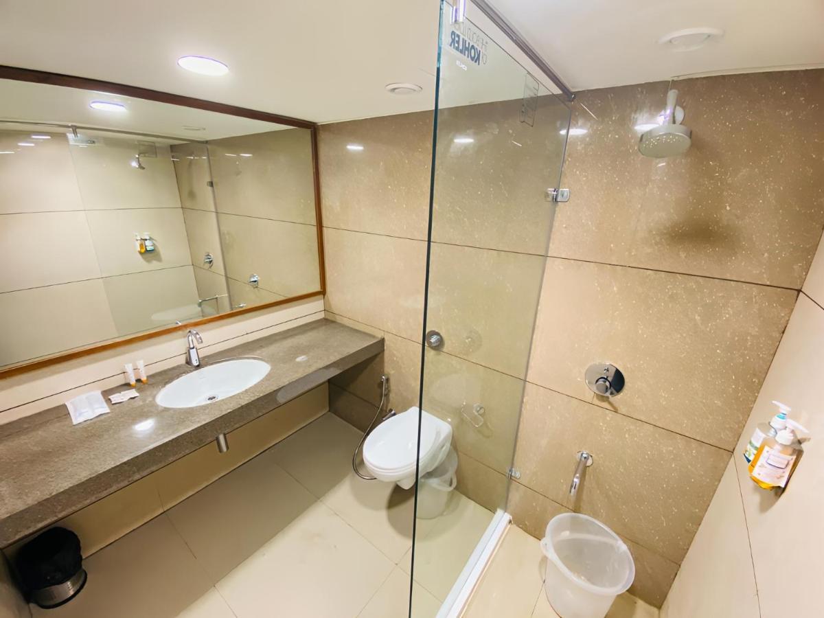 Southern Grand Kashi - Inside Kashi Vishwanath Temple Corridor Hotel *
