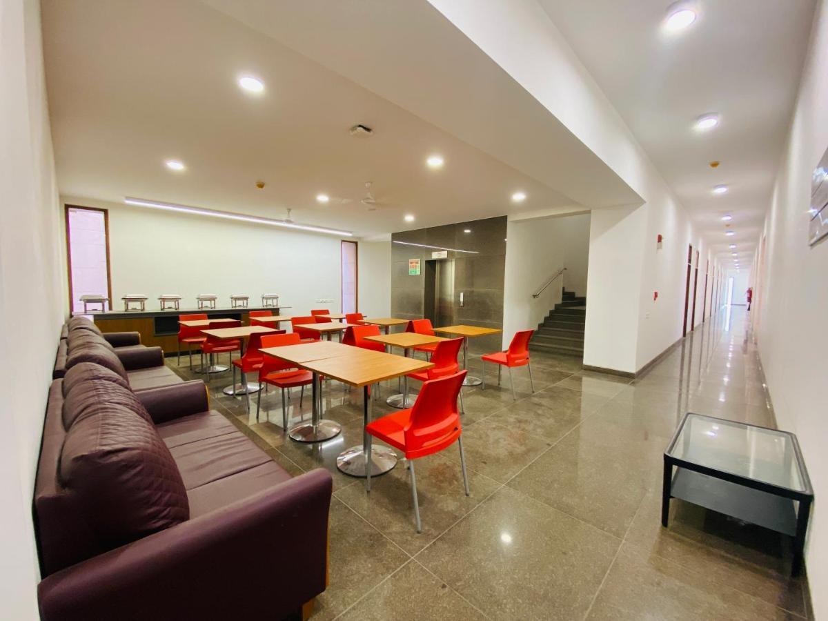 Southern Grand Kashi - Inside Kashi Vishwanath Temple Corridor Hotel *