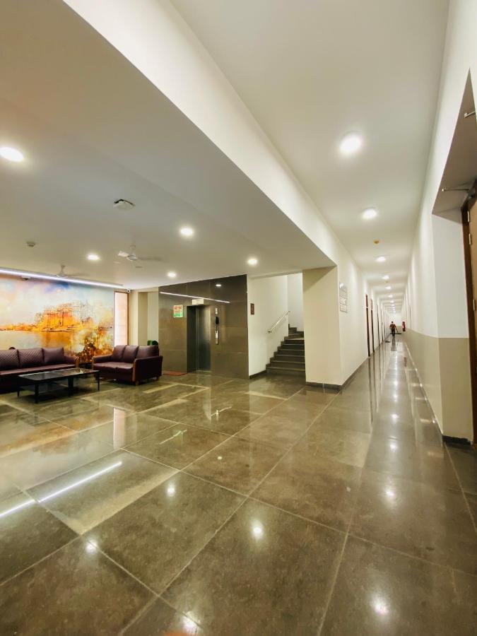 Hotel Southern Grand Kashi - Inside Kashi Vishwanath Temple Corridor Varanasi